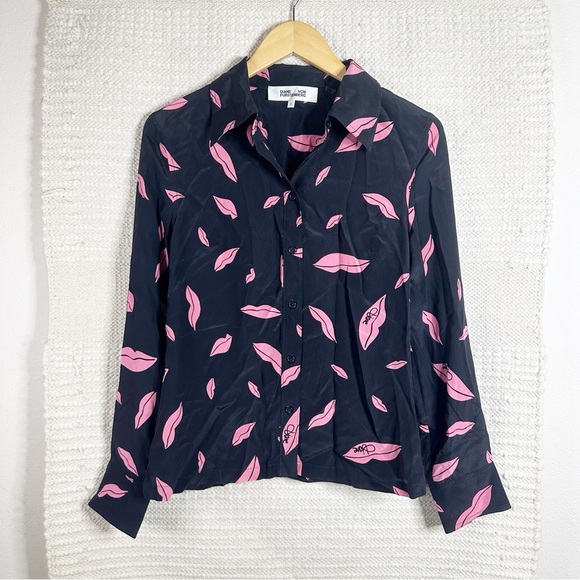 Diane Von Furstenberg Tops - DIANE VON FURSTENBERG black and pink lip print button front silk blouse top 4